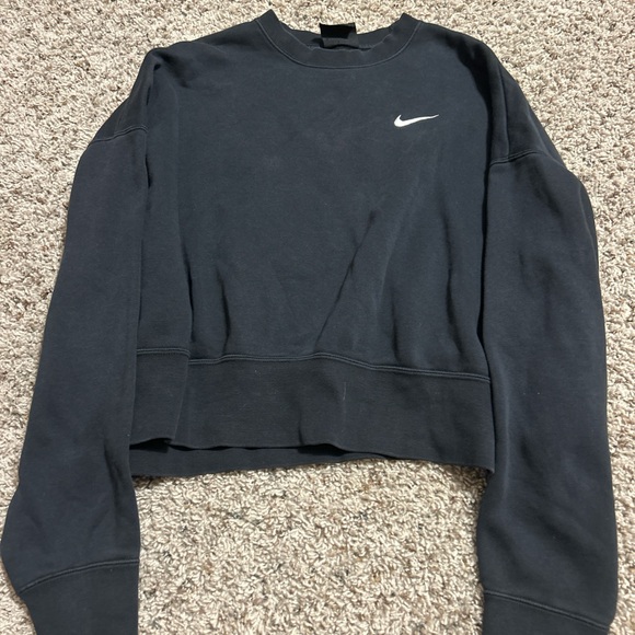 Nike Tops - Nike Women's Black Cropped Hoodie